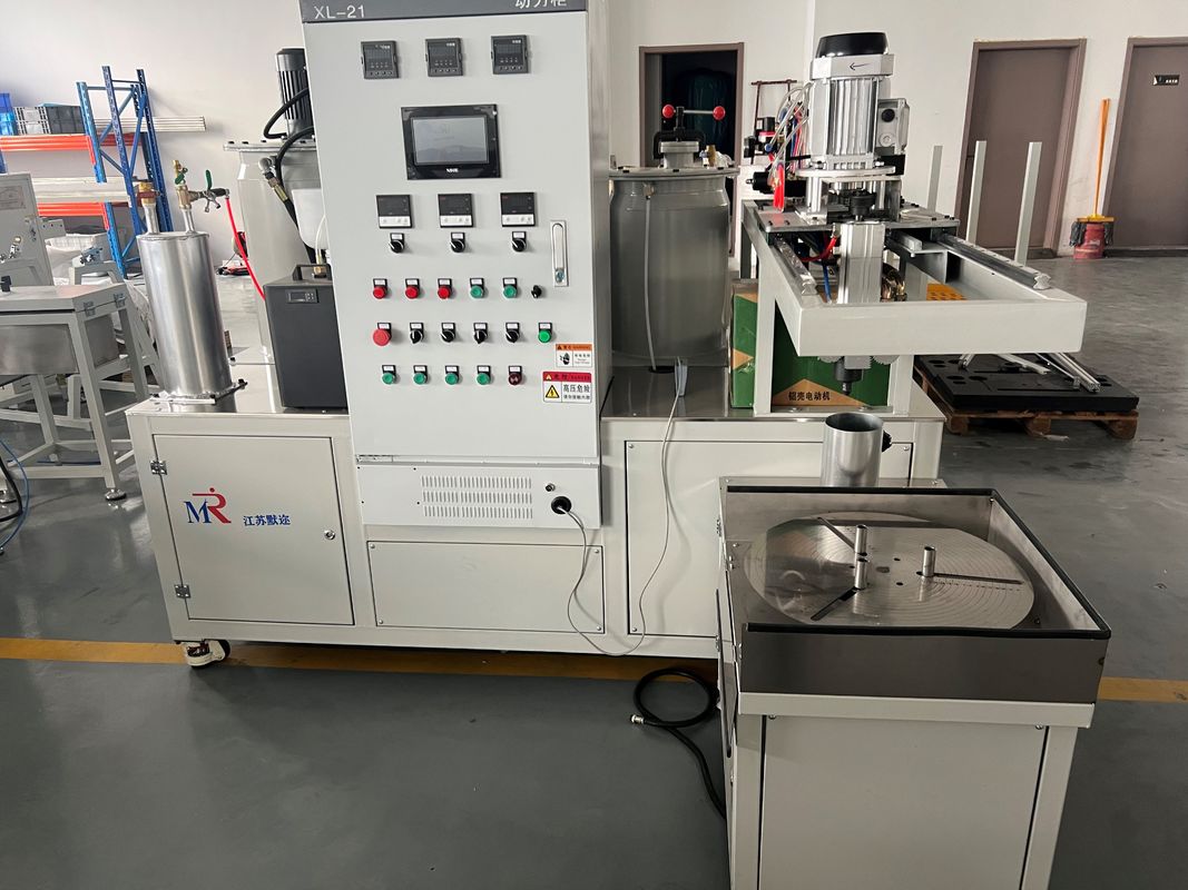 Industrial Air Filter Making Machine Electric 1:3 Mixing Rate PU Injection Machine